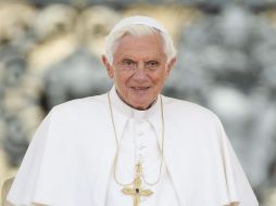 Benedicto XVI llega a la audiencia general semanal en la Plaza de San Pedro. EFE  /
