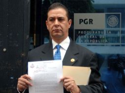 Agustín Castilla, del PAN, durante una denuncia interpuesta a la PGR contra Jean Succar Kuri. ARCHIVO  /
