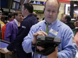 En la jornada se dieron a conocer datos sobre el mercado laboral en EU que no terminaron de convencer a los inversores. AP  /