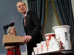Thomas Farley, Comisionado de Salud de NY, presenta la propuesta sobre la restricción en la venta de bebidas azucaradas. AP  /