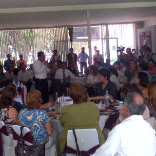 Sergio Silva visita colonia Las Liebres