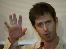 El periodista Roméo Langlois regresa a Francia con un mensaje de las FARC para el presidente Francois Hollande. AFP  /
