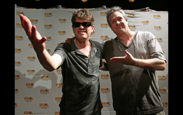 José Fors trabaja con gusto, disfrutando todos los días de su vida. En la imagen con Juan Perro.  /