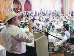 Enrique Alfaro expuso sus propuestas de Gobierno ante miembros de la Unión Ganadera. ESPECIAL  /