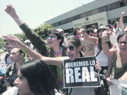 En la Ciudad de México los universitarios pedían al IFE un tercer debate y la cadena nacional para el segundo. REUTERS  /