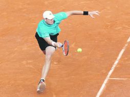 John Isner, perdió 6-7, 6-4, 6-4, 3-6 y 18-16 ante el local Paul Henri Mathieu. AP  /