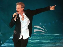 Emmanuel, tomó el escenario para complacer y dar muestra de por qué sigue siendo un visionario de la música. ARCHIVO  /