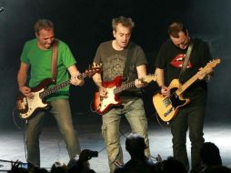 La banda remeneció el escenario al hacer un repaso del repertorio, ocasionando gritos de algarabía. ARCHIVO  /