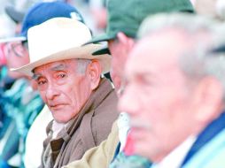 La Consar propone elevar, de manera gradual, la edad de retiro de los mexicanos, de 65 a 67 años. ARCHIVO  /