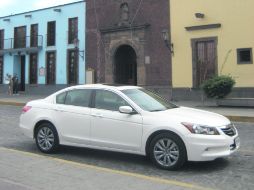 Dinámico. El auto nos regaló un buen manejo y eficiencia en el consumo de combustible.  /