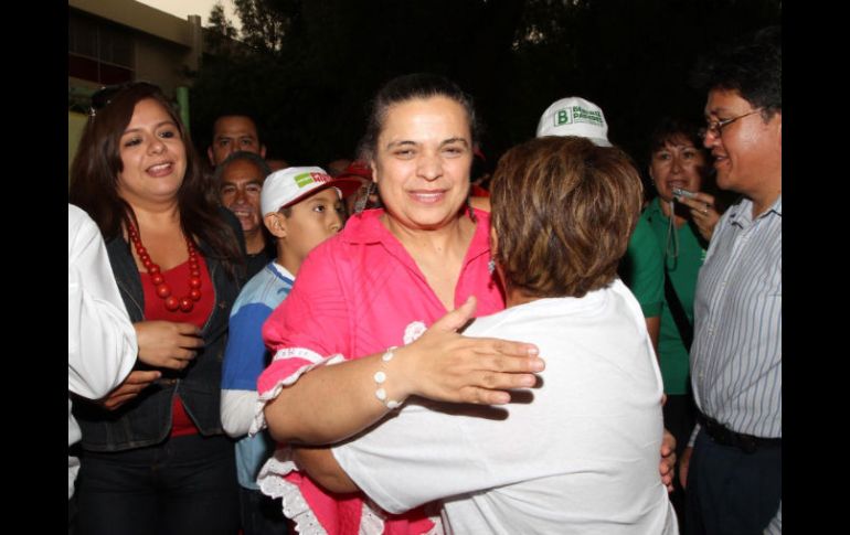 Paredes, se reunió con vecinos de la Unidad Habitacional el Rosario Azcapotzalco de la capital. NTX  /