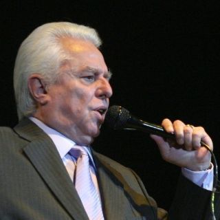 Enrique Guzmán abre baúl de recuerdos en Auditorio Nacional