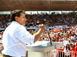 Enrique Peña Nieto lidera un acto de campaña en Baja California. EFE  /