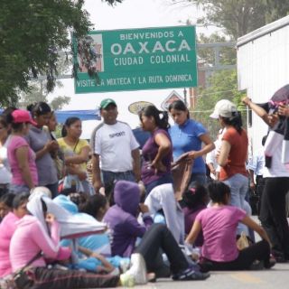 Piden a Gabino Cué no ser rehén de la Sección 22 del SNTE