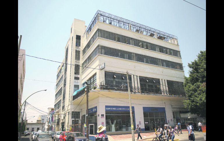 Edificio de las costureras. Está ubicado en Avenida Vallarta 865, construido por Enrique Ladrón de Guevara, en 1940.  /
