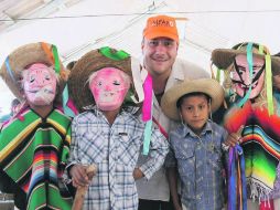 Enrique Alfaro protagoniza convivencia con ciudadanos en el Parque Solidaridad.ESPECIAL  /
