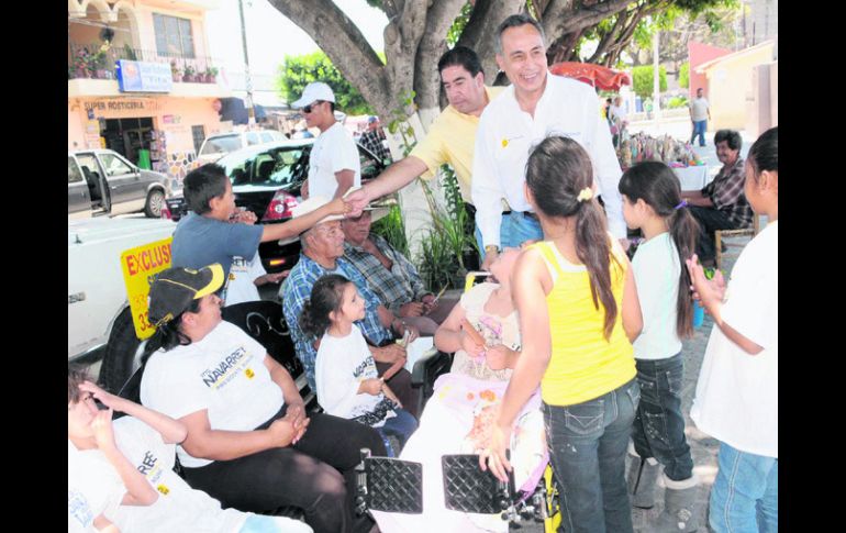 Fernando Garza se trasladó a municipios de la Ribera de Chapala para entablar una reunión con militantes de su partido. ESPECIAL  /