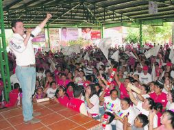 El candidato priista se comprometió a gestionar mejor atención en salud para los habitantes de la región de Tapalpa.  /