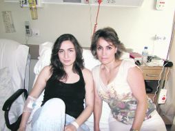 AL FIN. Pese a ser retenida por varias horas, Ana Patricia logró llegar hasta su hija, recién operada en España. EL UNIVERSAL  /