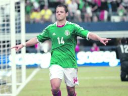 El delantero tapatío Javier Hernández marcó el segundo gol del triunfo mexicano. MEXSPORT  /