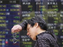 El Topix perdió un 1.9 por ciento, su novena caída consecutiva, una racha que no se veía desde 1975. REUTERS  /