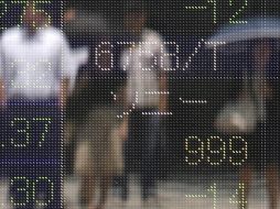 El índice bursatil más importante de Japón, Nikkei, cerró con baja de 144.62 puntos. AP  /