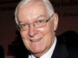 El director del Instituto Cervantes, Víctor García de la Concha, es quien recibió este premio la edición anterior. ARCHIVO  /