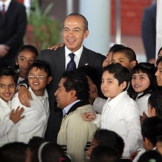 ''Irreversible'', la evaluación al magisterio: Calderón