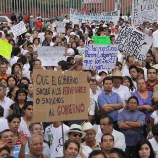 Piden a Cué resolver paro de maestros en Oaxaca