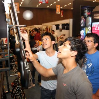 Más de 30 mil personas asisten a la FIM