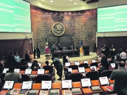 El endeudamiento procede de la anterior Legislatura y fue negociado por Alfredo Argüelles, quien era secretario del Legislativo.  /