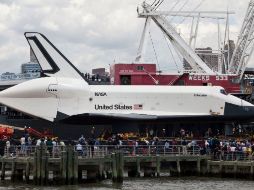 El transbordador, durante el cambio de mudanza en Nueva York. AFP  /
