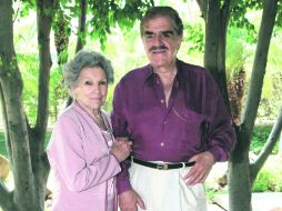 Anfitriones. Cuqui Osante de Vázquez Aldana con su sobrino José Manuel Gómez Vázquez Aldana.  /