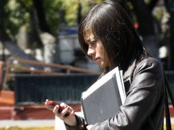 En Argentina, donde hay unos 50 millones de teléfonos móviles, diez millones más que la población del país. ARCHIVO  /