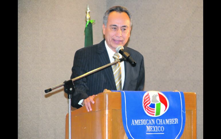 Fernando Garza se reunió ayer con miembros de la American Chamber para exponer sus propuestas de gobierno. ESPECIAL  /