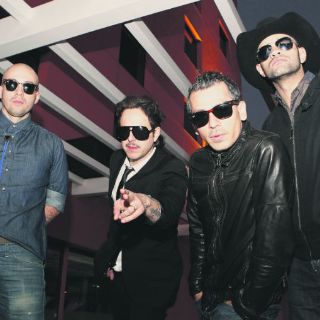 Kinky activa la maquinaria pesada