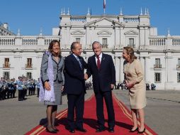 El Presidente Calderón recibió la bienvenida oficial de su homólogo chileno, Sebastián Piñera. AP  /