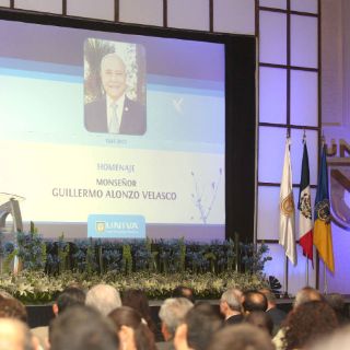 Realizan homenaje póstumo a rector fallecido de la Univa