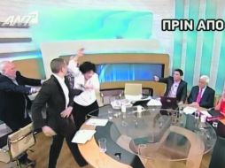 La agresión tuvo lugar después de que la opositora recordara que el político de derecha tiene un proceso judicial pendiente. EFE  /