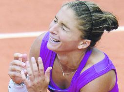 LAS EMOCIONES A TOPE. Sara Errani reacciona, luego de que consiguió su boleto a la gran final en la justa francesa. AFP  /