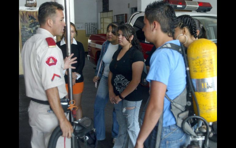 A los elementos se les capacita en planificación de accidentes: búsqueda, rescate y erradicación de plagas. ARCHIVO  /