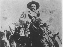 Tras la inauguración de la muestra se llevó a cabo el coloquio del mismo nombre que la exposición. ARCHIVO  /