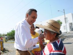 Fernando Garza compartió propuestas con los vecinos zapopanos. ESPECIAL  /