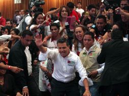 Enrique Peña Nieto se reunió este viernes con jóvenes priistas cibernautas. EL UNIVERSAL  /