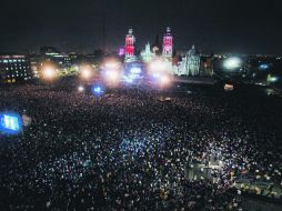 ÍDOLO. El canadiense mostró la gran convocatoria al abarrotar anoche la Plaza de la Constitución en su concierto. EL UNIVERSAL  /