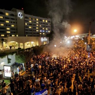 Con serenata, salvadoreños le meten presión al Tri