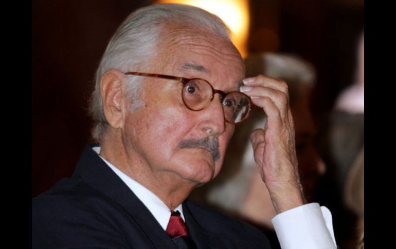 Otra obra que dejó el escritor es la novela 'Federico en su balcón', saldrá en noviembre. ARCHIVO  /