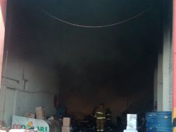 Se desconocen las causas del siniestro que combatieron unos 30 elementos de Protección Civil y Bomberos de Zapopan.  /