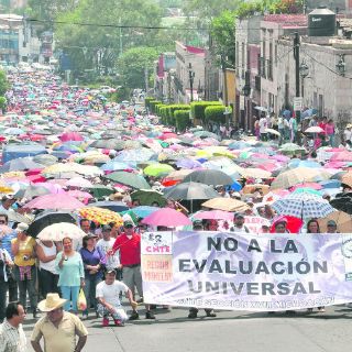 Puebla cesa a 40 directores por no aplicar prueba ENLACE