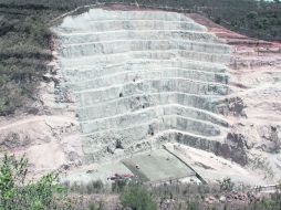 Así lucen actualmente las obras de edificación de la controversial presa.  /